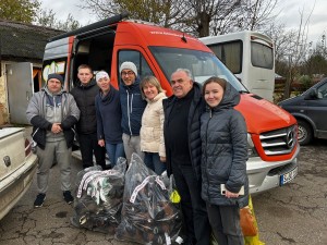 Übergabe Hilfsgüter in der Ukraine